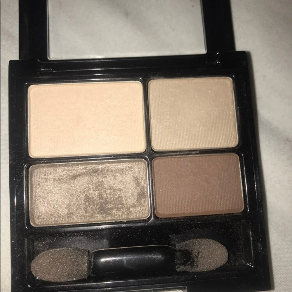 Makeup - Picture 2 of 2